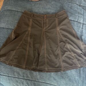 Athleta Skirt Skort Womens 8 Gray Stretch Tennis Golf Back Pocket Flared